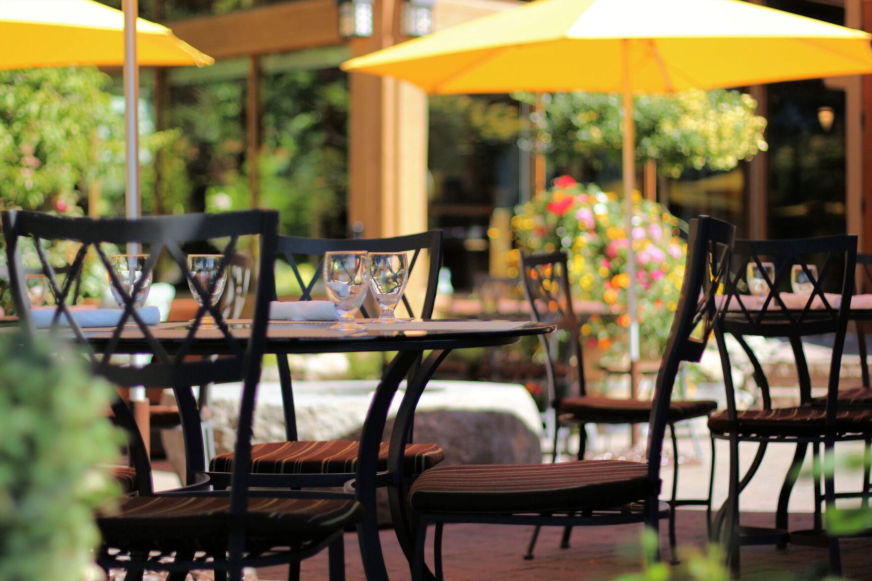 11252021 OUTDOOR DINING